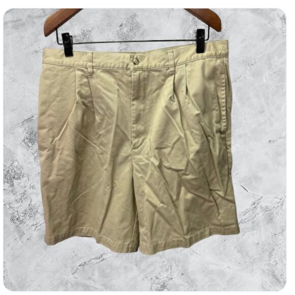 L.L. Bean Other - Vintage L.L. Bean Men’s Shorts sz 38 Pleated Front Cotton Khaki #H220